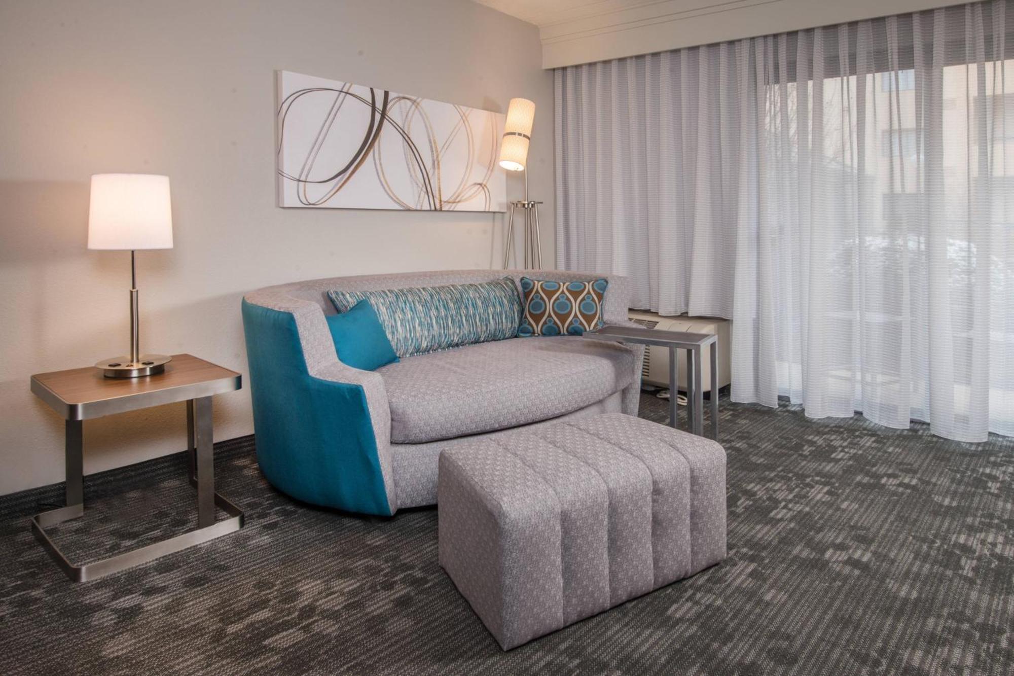 Courtyard By Marriott Fairfax Fair Oaks Hotel Esterno foto