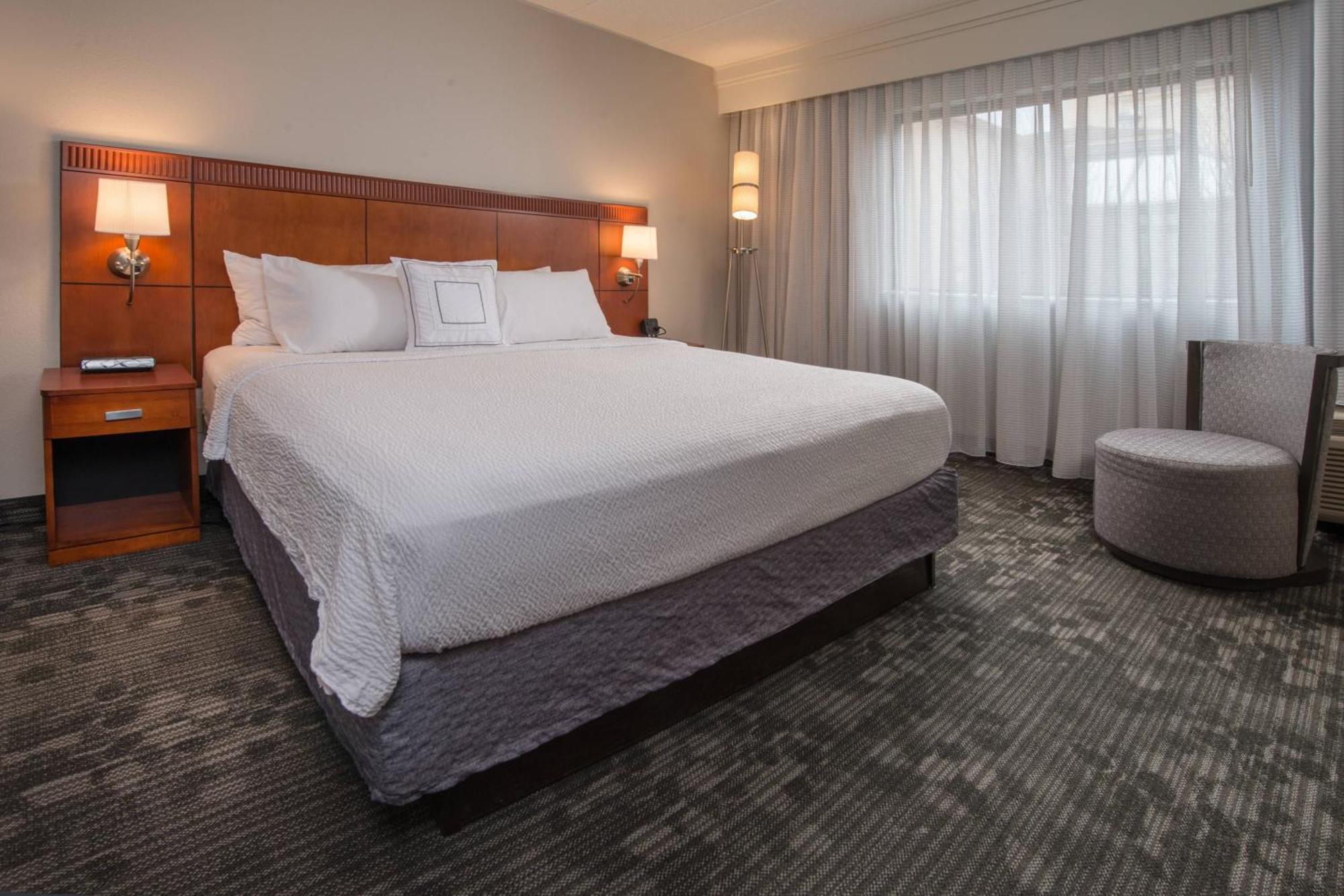 Courtyard By Marriott Fairfax Fair Oaks Hotel Esterno foto